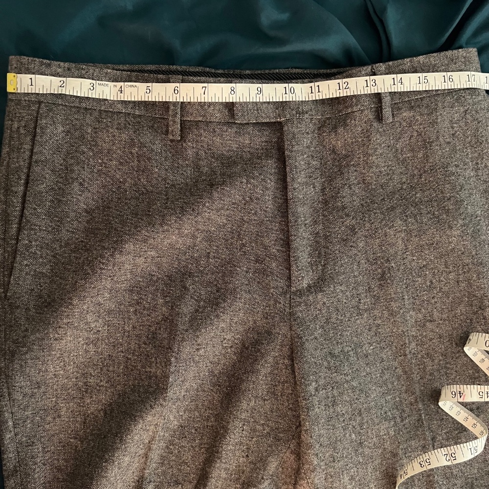 Banana Republic Suit (42R) slim - Picture 9 of 15